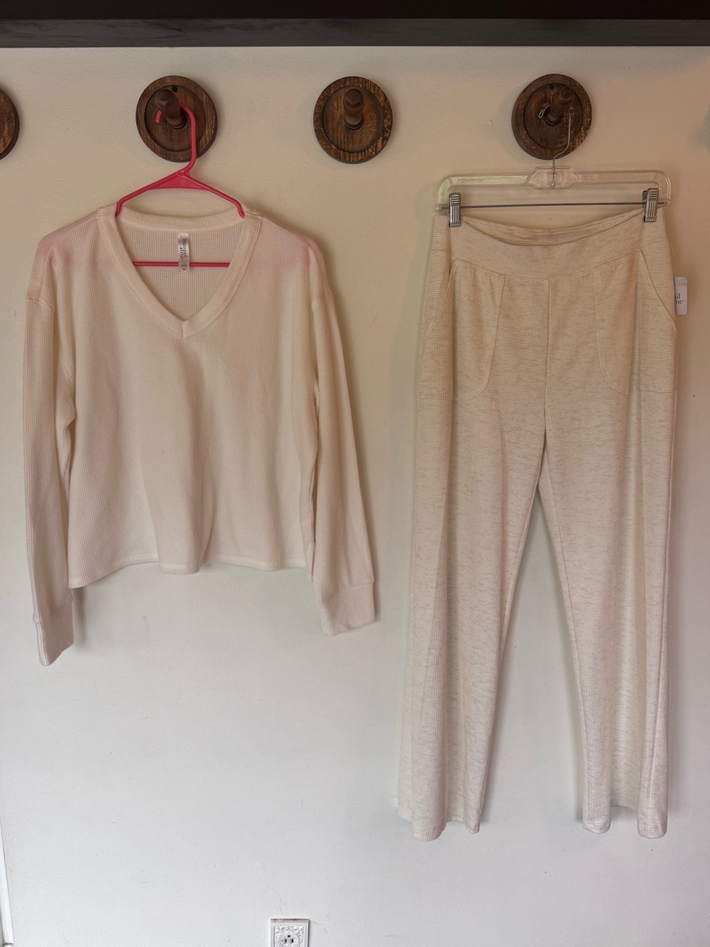 Tranquil and True Cream Lounge Pajama Set - V-Neck Top & Cozy Pants medium NEW!